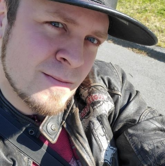 Meet your Posher, Chris - Picture 1 of 1